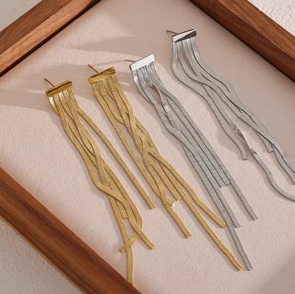 Gorgeous Long Golden Chain Tassel Earrings - Picture 2 of 5